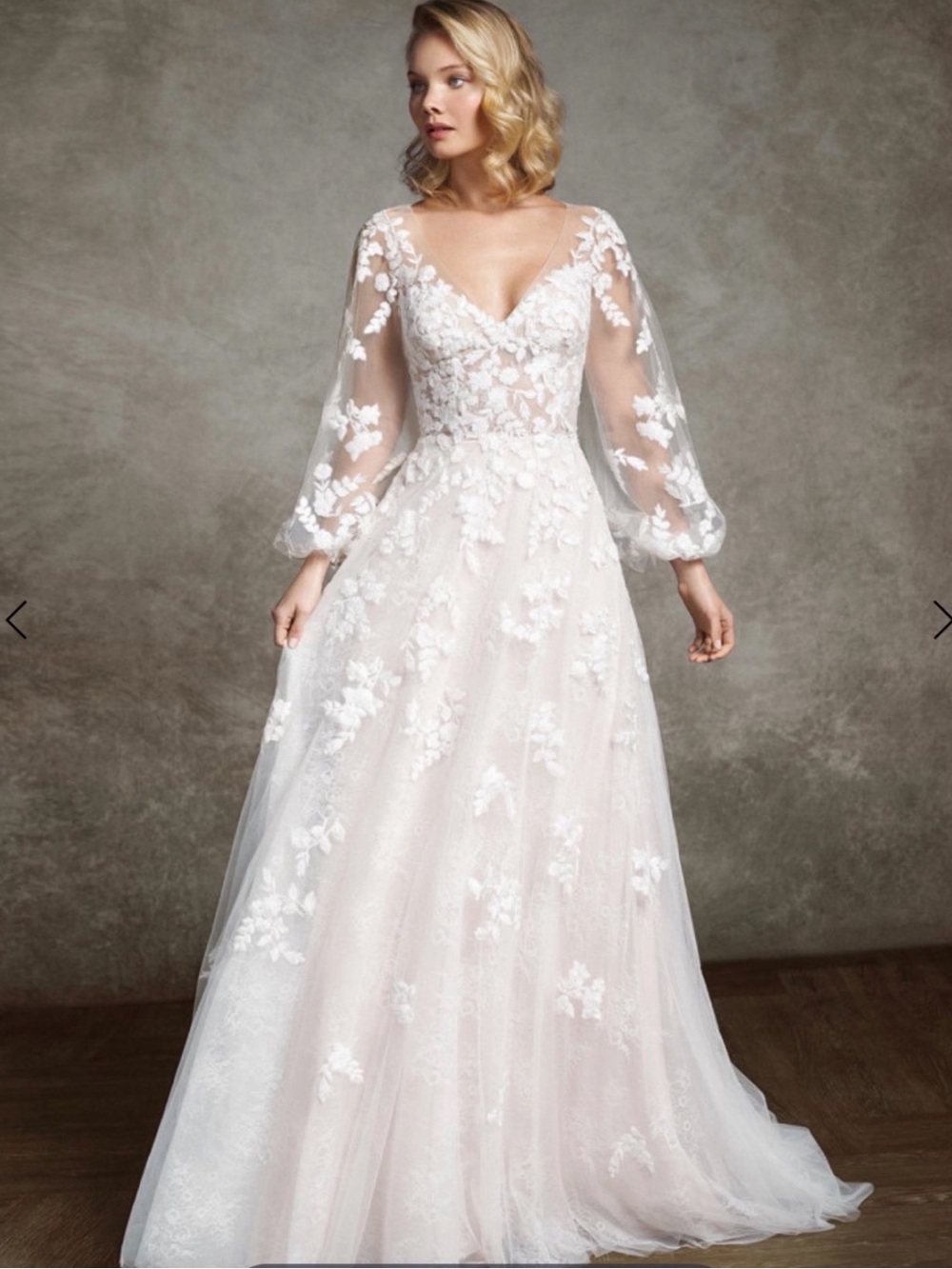 Romantic Lace A-Line Bridal Dress with Sheer Balloon Sleeves - White